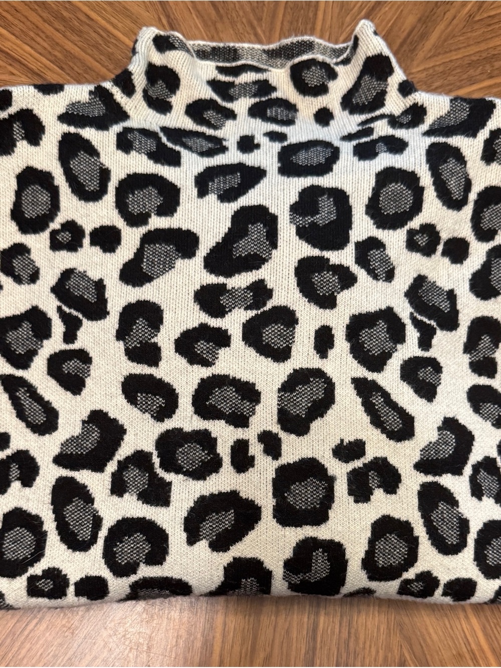 Tahari Black & Cream Leopard Print Turtleneck Sweater - Women's